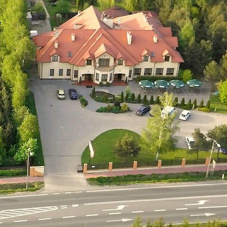Hotel Maxima Wolanow Exterior photo