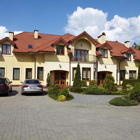 Hotel Maxima Wolanow Exterior photo